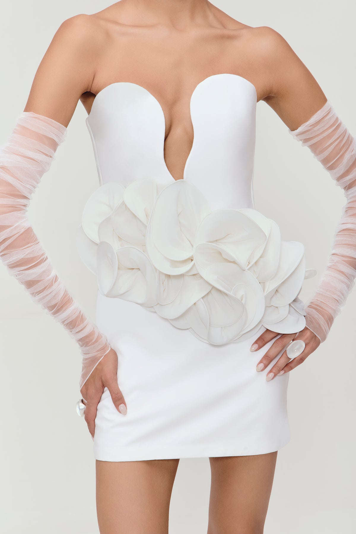 Gathered Tulle Gloves in White