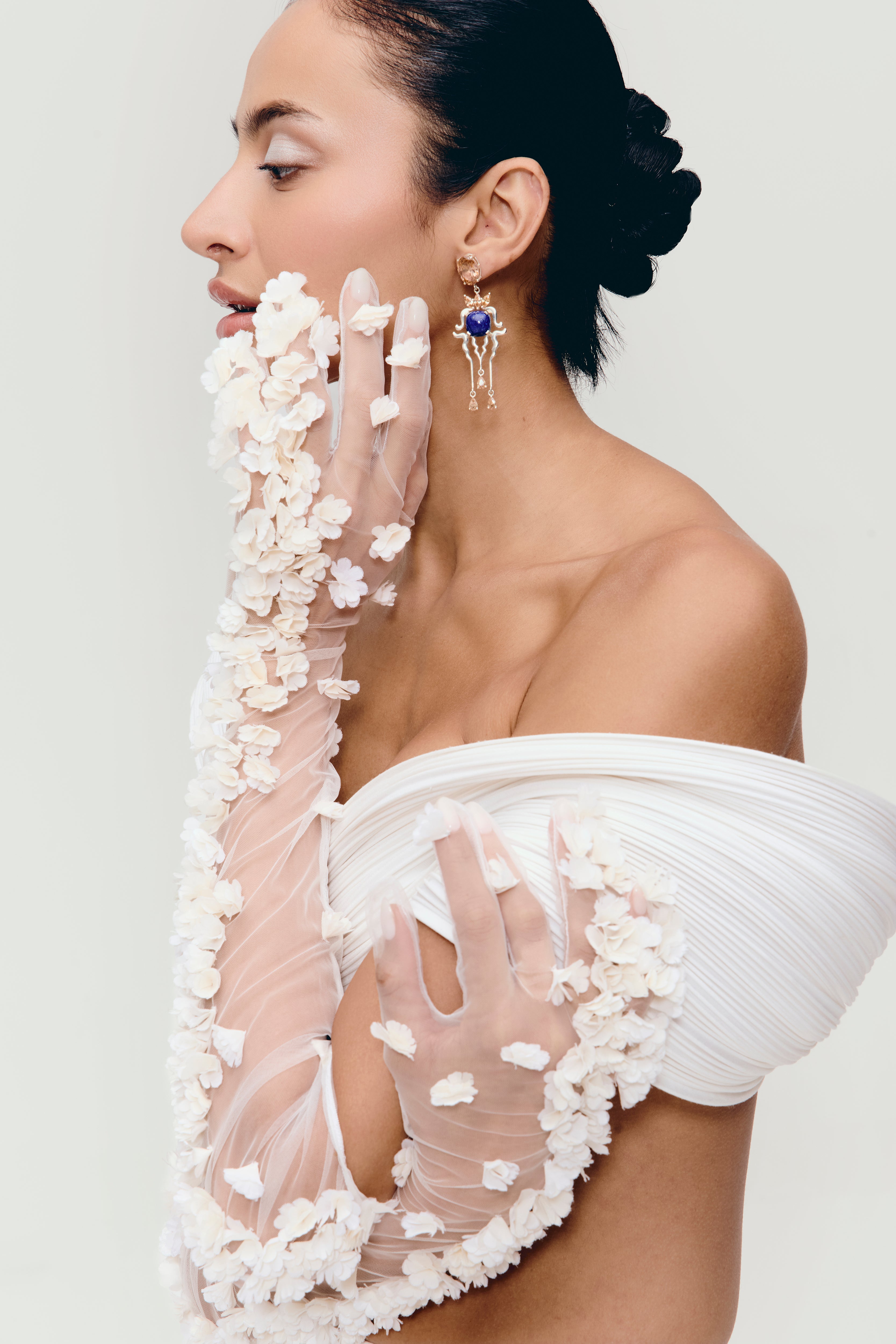 Petal Tulle Gloves in White