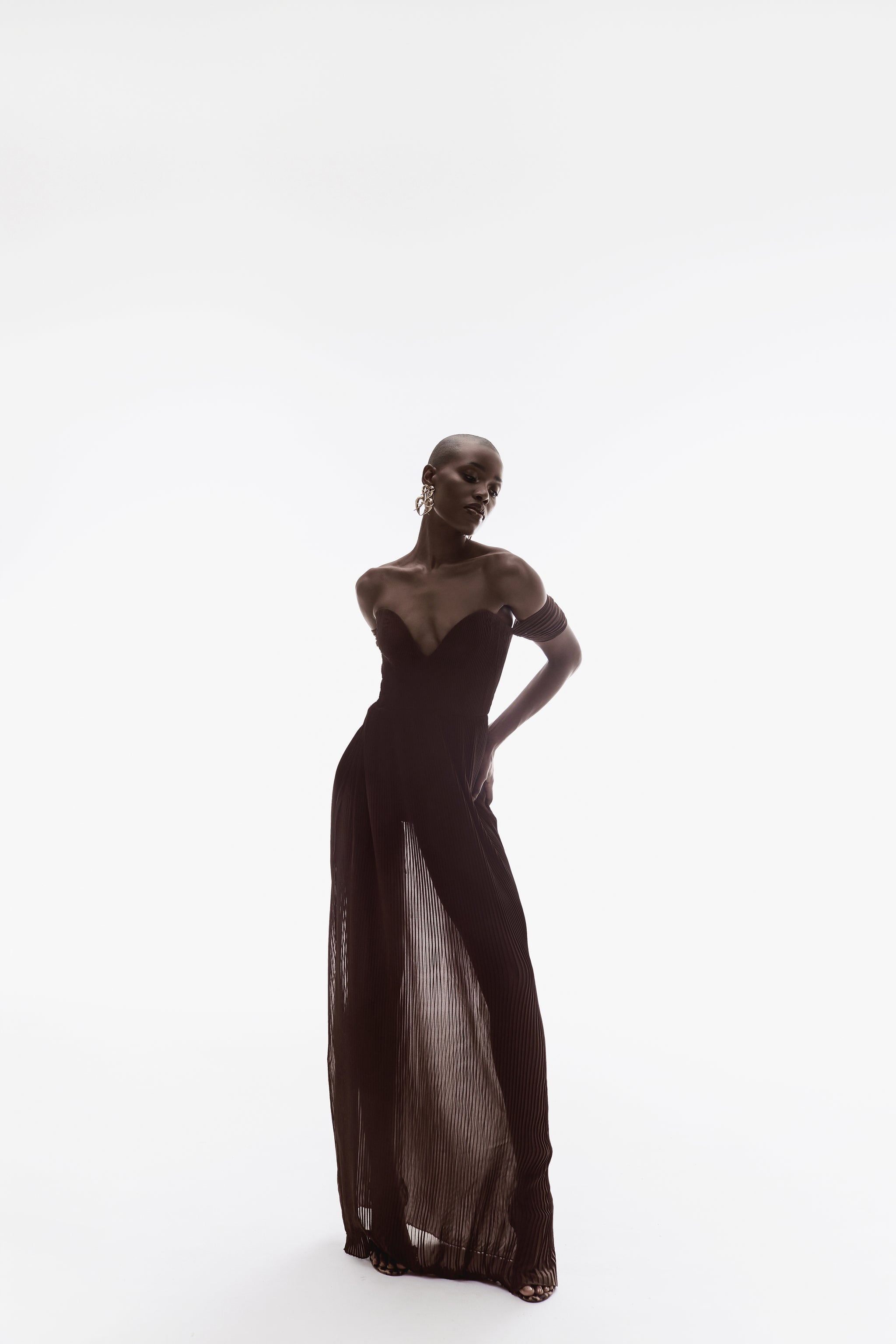 SWEETHEART BANDEAU PLEATED MAXI IN BROWN MADE TO MEASURE / Brown